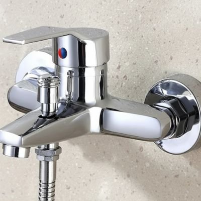 Mitigeur douche chrome au mur